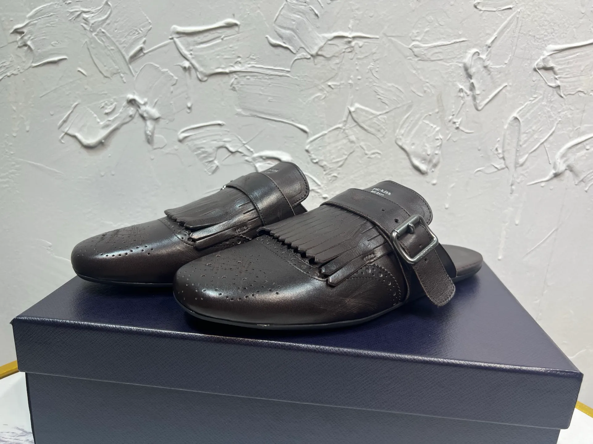 P780 prada derby2025 spring and autumn latest Prada slip-on retro men's Muleto shoes, Shuffle tassel strap Monk shoes, upper cowhide, lining and foot cowhide, rubber sole, original packaging Code number: 39-46